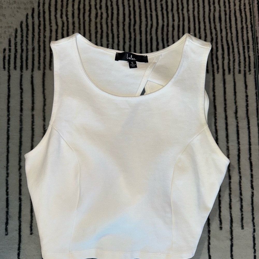 Lulu's Let’s Tie It Tie-Back Cropped Tank Top Small White - Picture 3 of 3